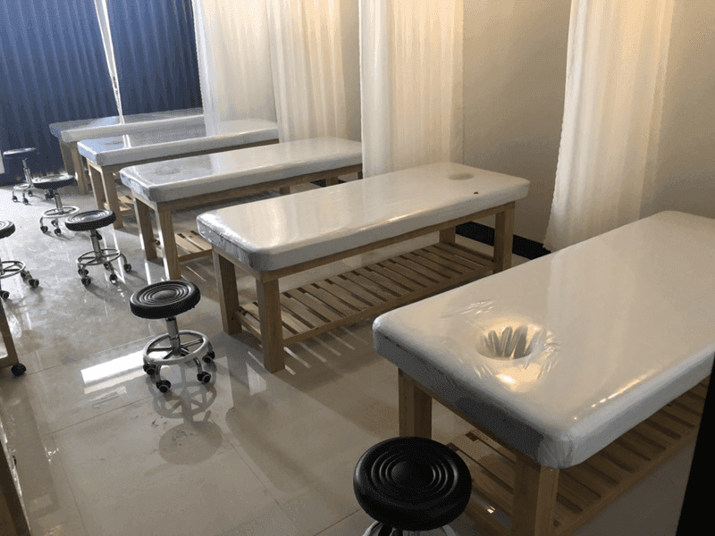 Giường spa thoải mái và chất lượng cao là yếu tố không thể thiếu trong mỗi spa